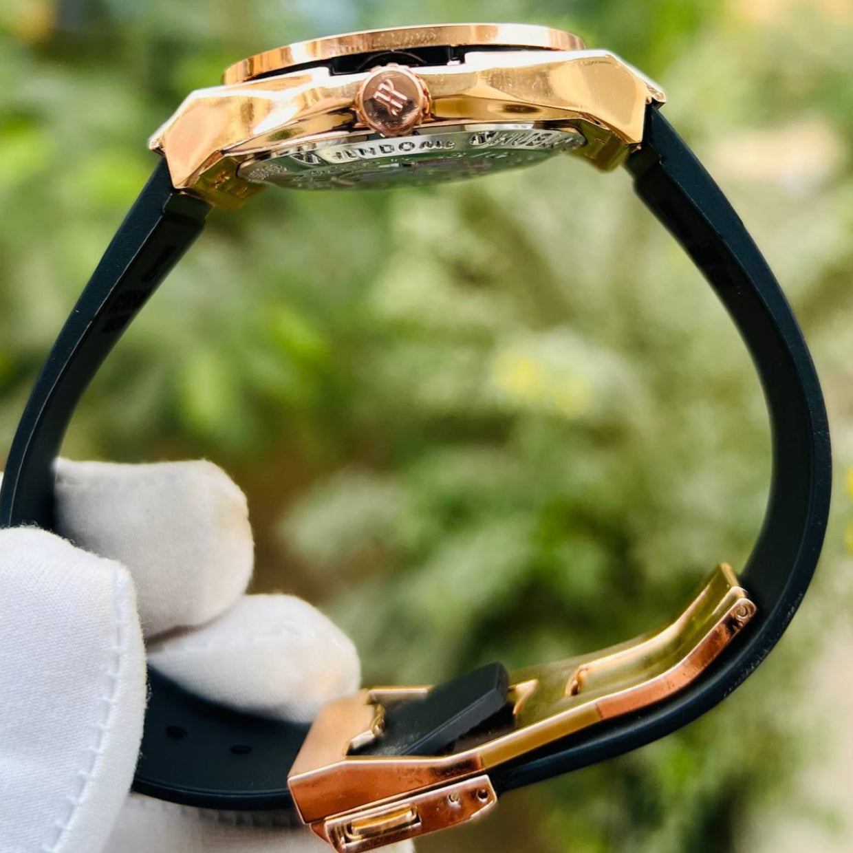 HUB Geneve Women's Rose Gold & Black Rubber