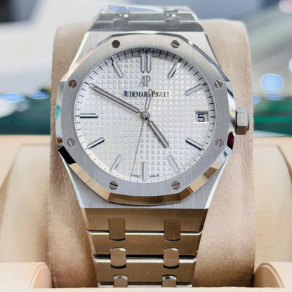AP Royal Oak Quartz White dial